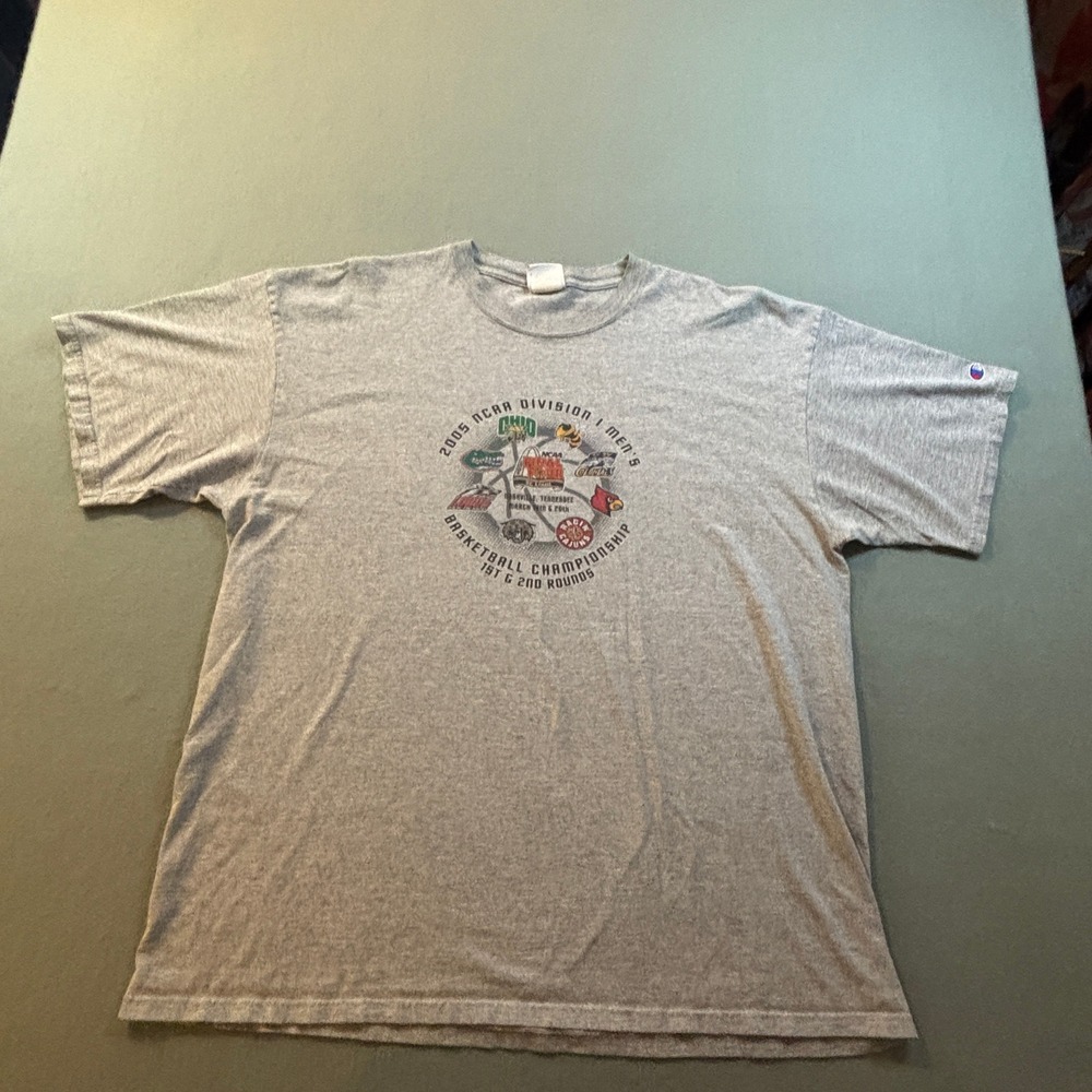 VTG 2005 Champion NCAA Division I Basketball Mens XXL Grey T-Shirt Y2K